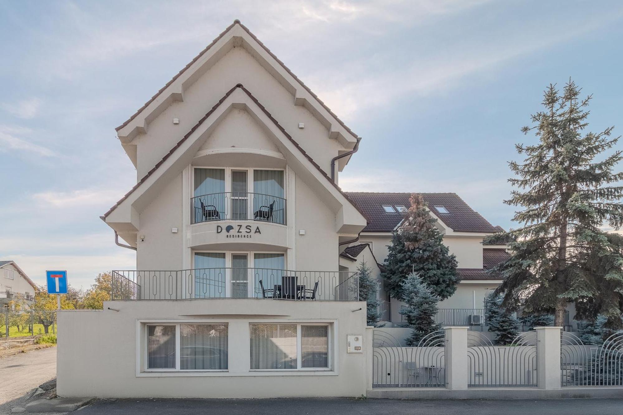 Dozsa Residence Oradea Eksteriør billede